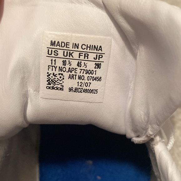 Adidas shoes size 11 - Picture 9 of 9